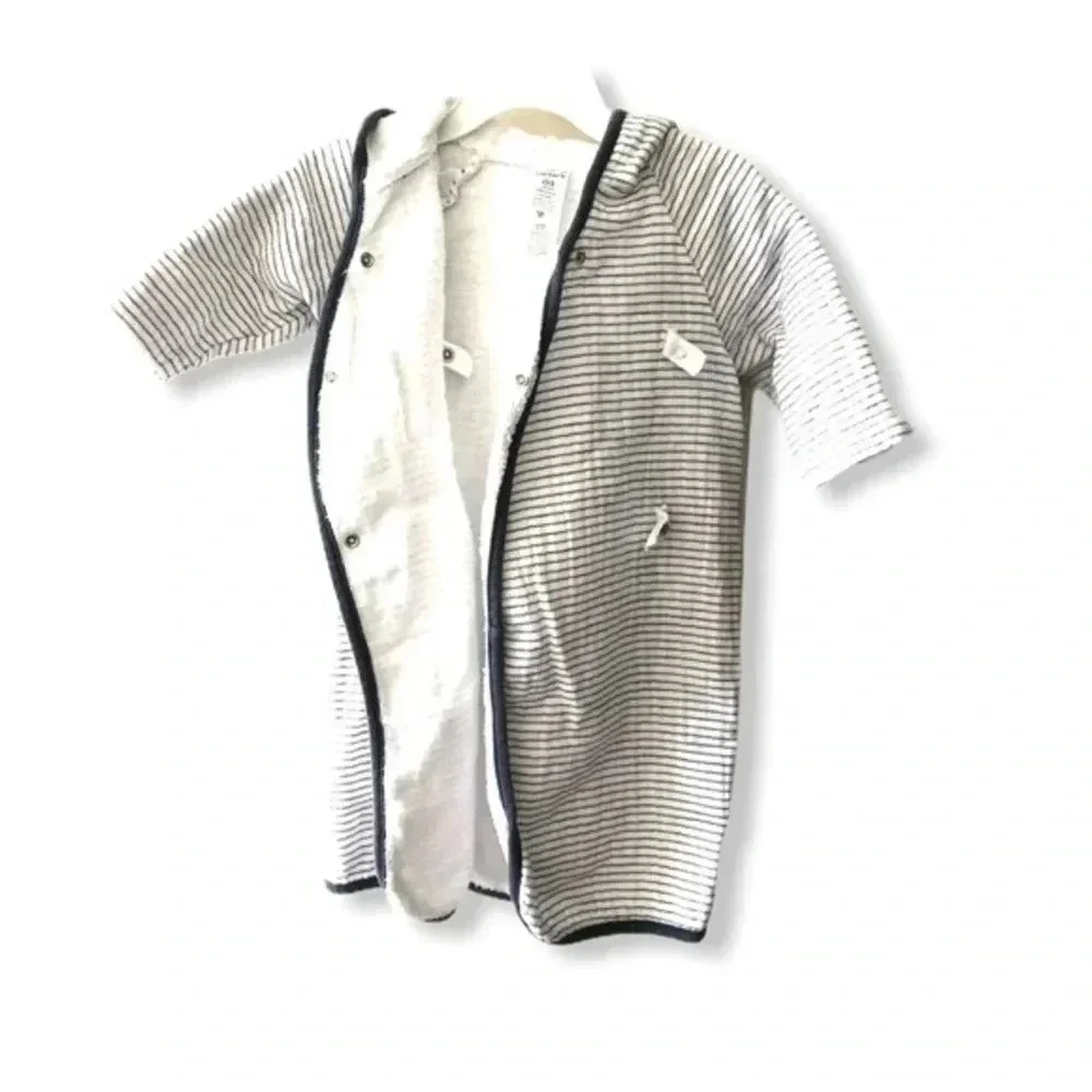 Baby one size hooded bathrobe/swaddle towe…